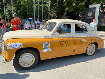 Рязанцам и михайловцам показали ретро-автомобили «Победа» 