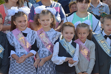 Фоторепортаж: 1 сентября в школах Рязани и области