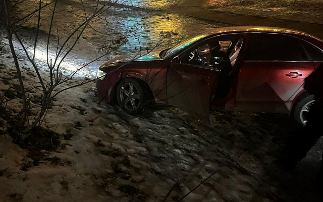 Пьяный рязанец пробил пешеходное ограждение на Лыбедском бульваре - 62ИНФО