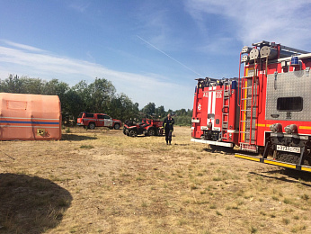 Фоторепортаж: лагерь пожарных в зоне ЧС — Деулино Рязанского района