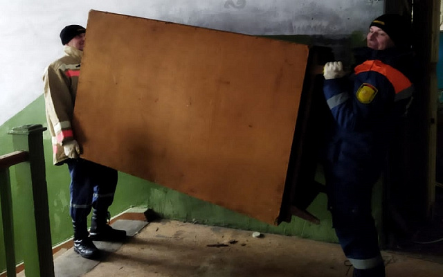 В Рязани из рухнувшего дома на Грибоедова выносят вещи - 62ИНФО