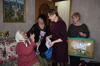 В Ермишинском районе труженица тыла Анна Аткина отметила 95-летие 