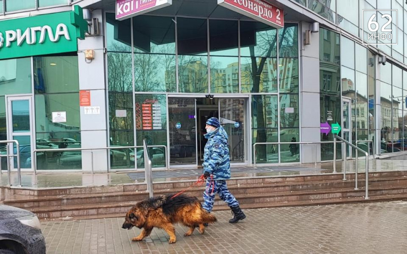 4 марта в Рязани заметили полицейских со служебными собаками  - 62ИНФО