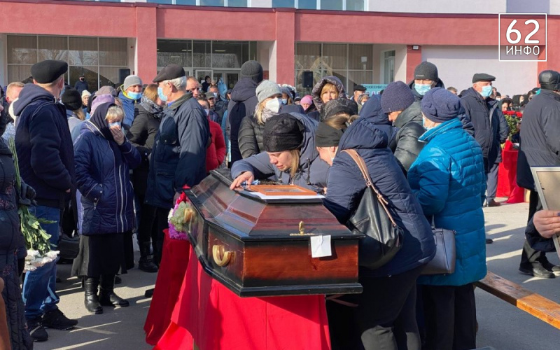 В Лесном началась церемония прощания с погибшими при пожаре на заводе - 62ИНФО