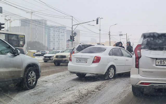 На Московском шоссе в Рязани произошла массовая авария - 62ИНФО