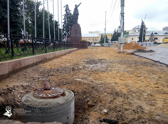 При реконструкции площади Ленина установили колодцы, повредив культурный слой  - 62ИНФО
