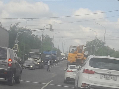На Куйбышевском шоссе в Рязани образовалась пробка из-за неработающего светофора 