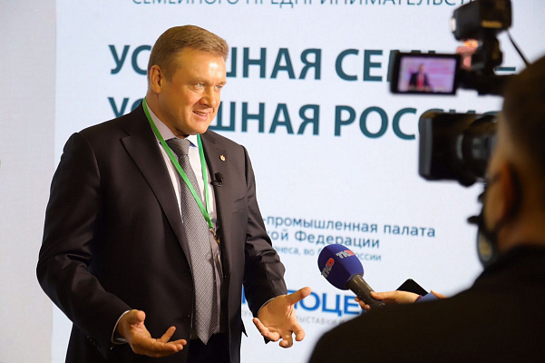 Губернатор Любимов заявил об успешном развитии семейного бизнеса в Рязанской области  - 62ИНФО