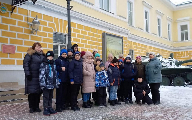Детям участников СВО из районов провели экскурсию в Музее истории ВДВ - 62ИНФО