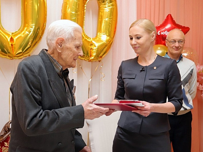 Рязанский ветеран к столетию получил поздравление Путина