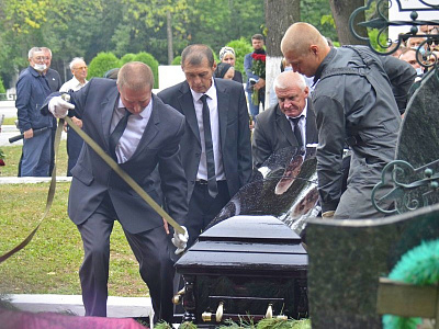 Бывшего начальника рязанского УВД Ивана Перова похоронили на Скорбященском кладбище
