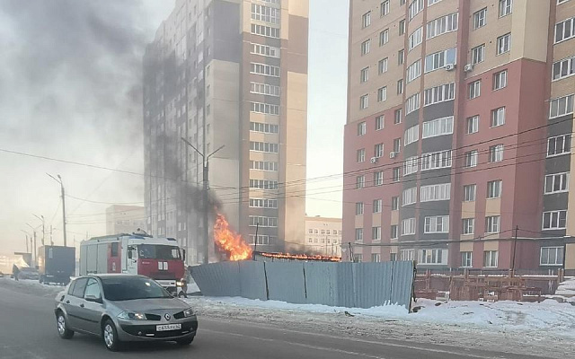 В Семчине загорелся мусор  - 62ИНФО