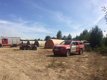 Фоторепортаж: лагерь пожарных в зоне ЧС — Деулино Рязанского района