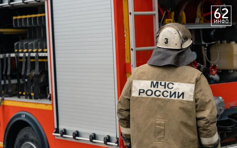 В Рязани произошёл крупный пожар в нежилом доме на улице 8 Марта  - 62ИНФО
